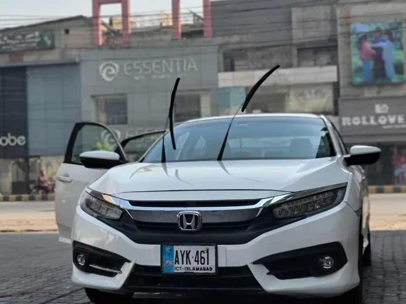 Honda Civic X Car Rent in Lahore | Musaafir Tours